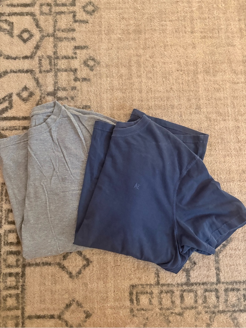 AE men’s tee bundle